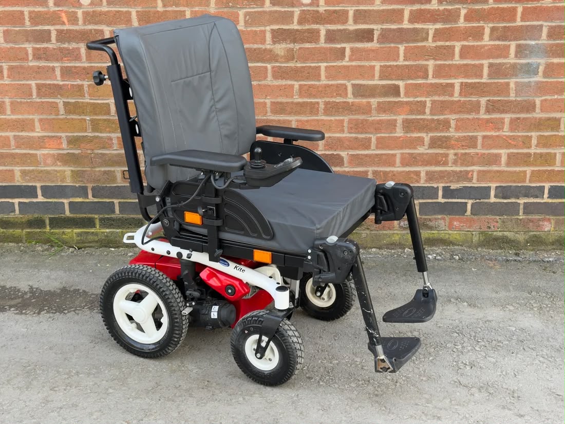 Invacare Kite Bariatric Electric Wheelchair | Tilt & Recline - Image 3