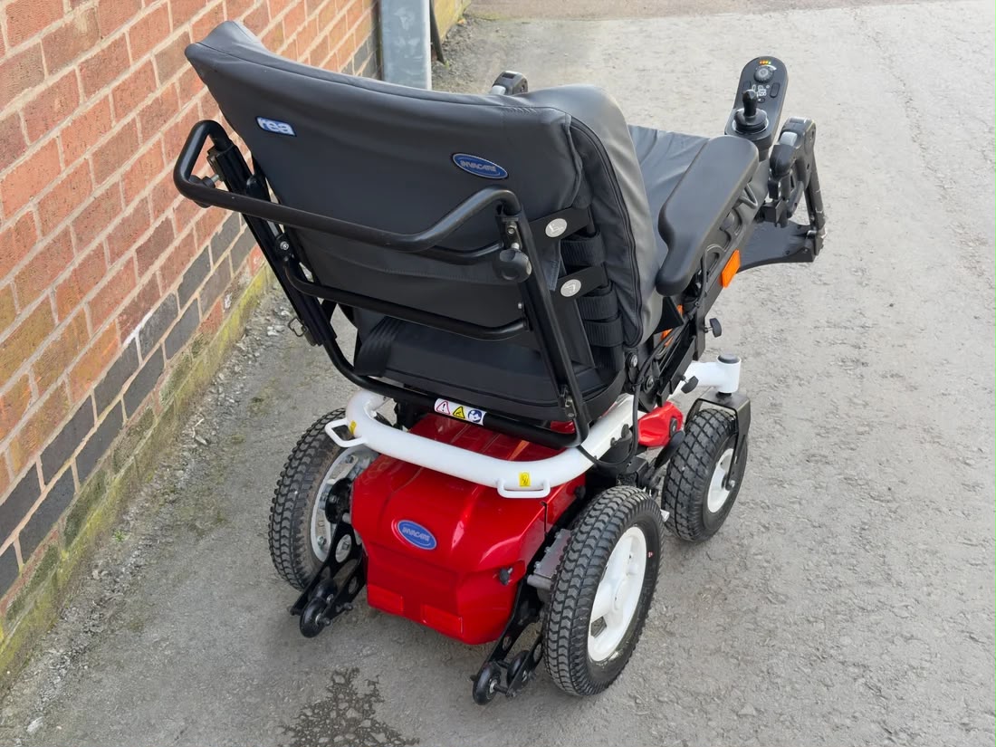 Invacare Kite Bariatric Electric Wheelchair | Tilt & Recline - Image 4