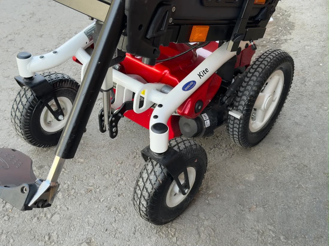 Invacare Kite Bariatric Electric Wheelchair | Tilt & Recline - Image 5
