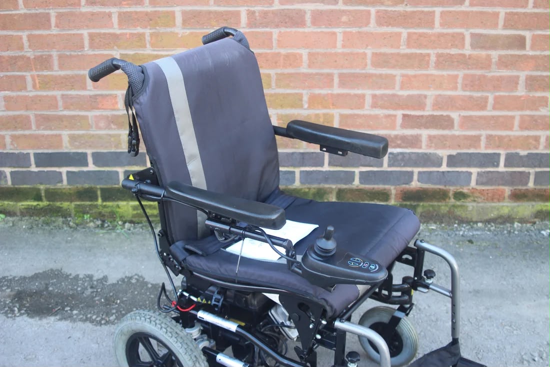 Karma Ergo Electric Wheelchair | 4MPH Powerchair | Off-Board Charging - Image 4
