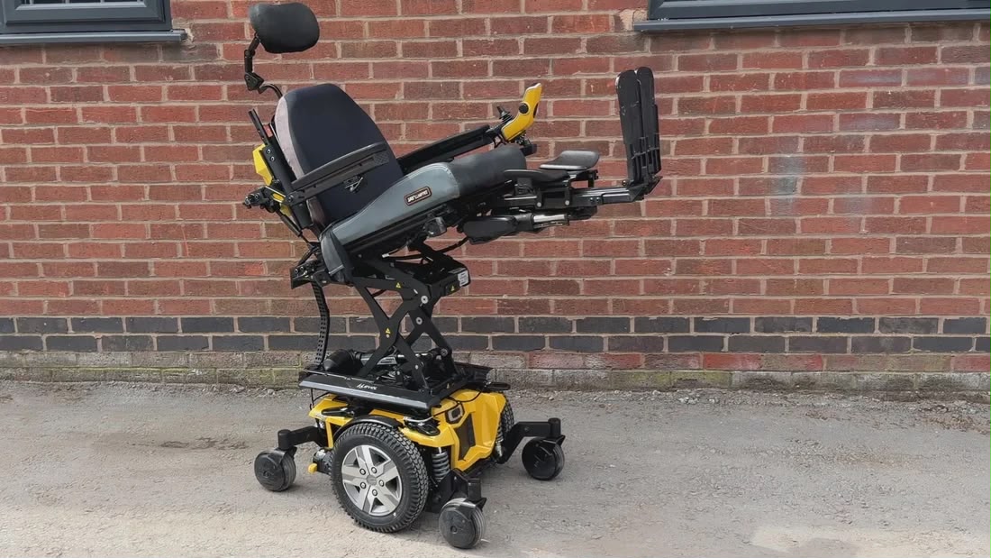 Pride Quantum Edge 2.0 i-Level Electric Wheelchair | Riser, Recline & Tilt - Image 6