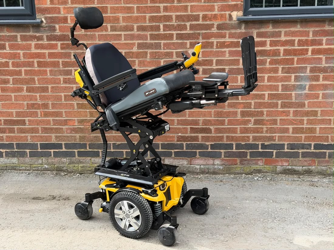 Pride Quantum Edge 2.0 i-Level Electric Wheelchair | Riser, Recline & Tilt - Image 7