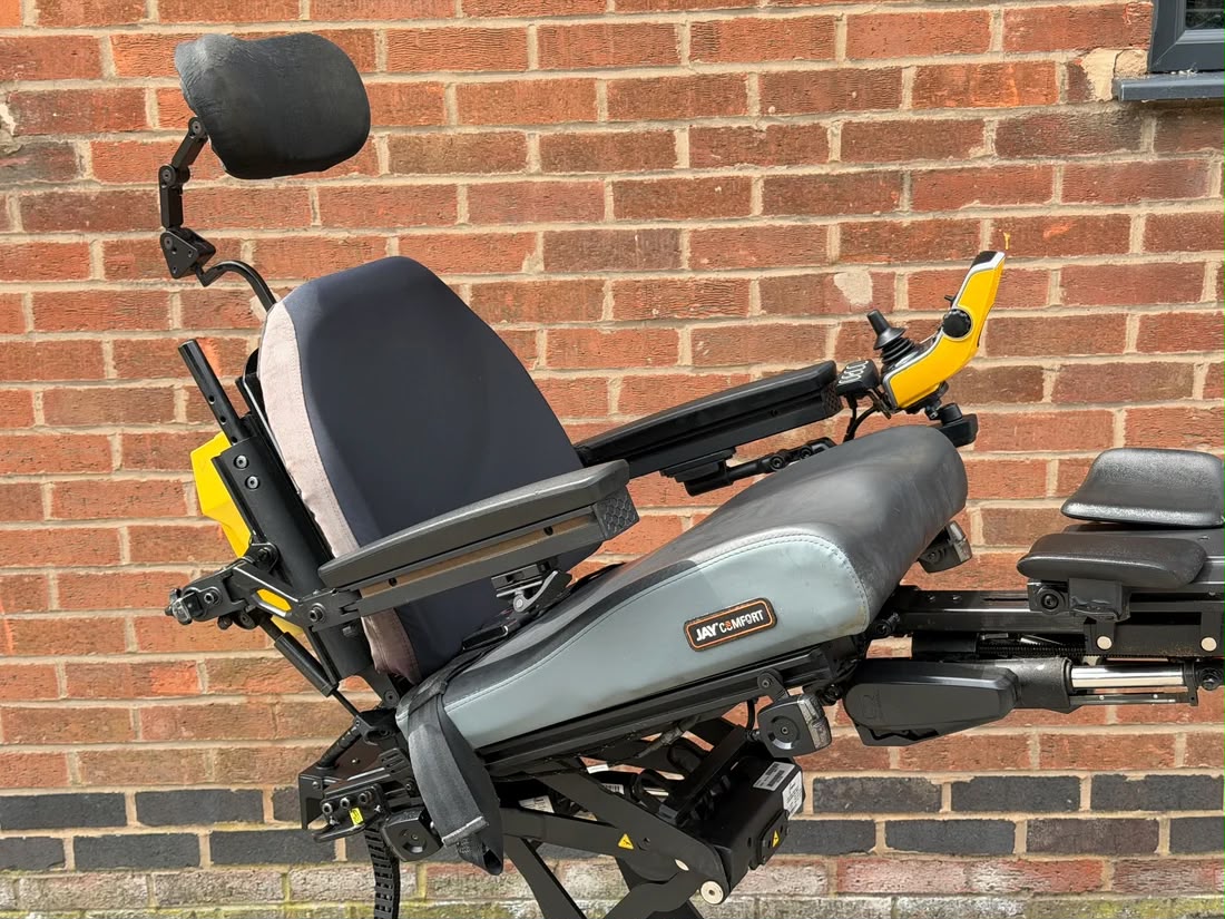 Pride Quantum Edge 2.0 i-Level Electric Wheelchair | Riser, Recline & Tilt - Image 8