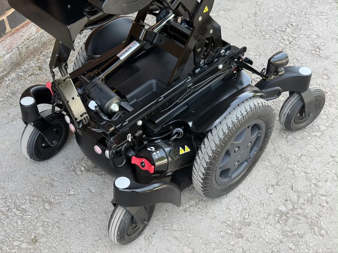 Quickie Q500M Electric Wheelchair | Rising Seat & Tilt | Sedeo Pro - Image 3