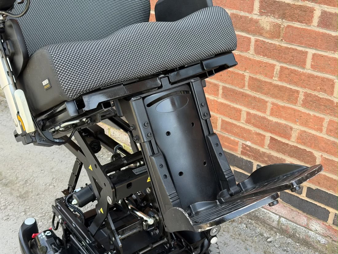Quickie Q500M Electric Wheelchair | Rising Seat & Tilt | Sedeo Pro - Image 5