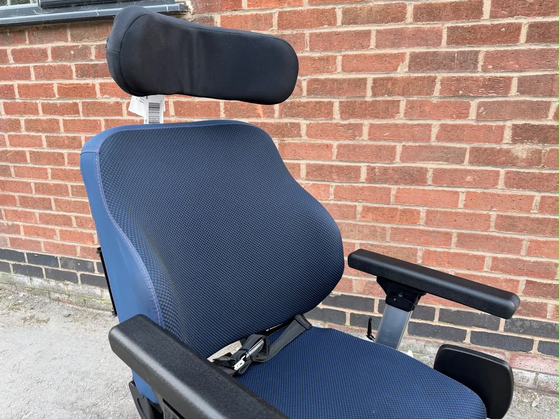 Quickie Q500M Electric Wheelchair | Rising Seat | Tilt | Sedeo Pro - Image 4