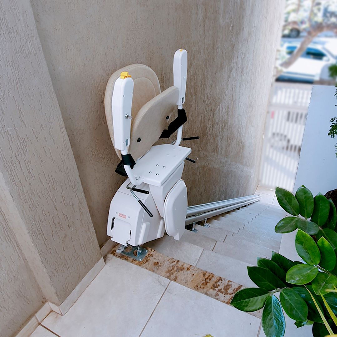 Cardinal Outdoor Stair Lift - Image 3