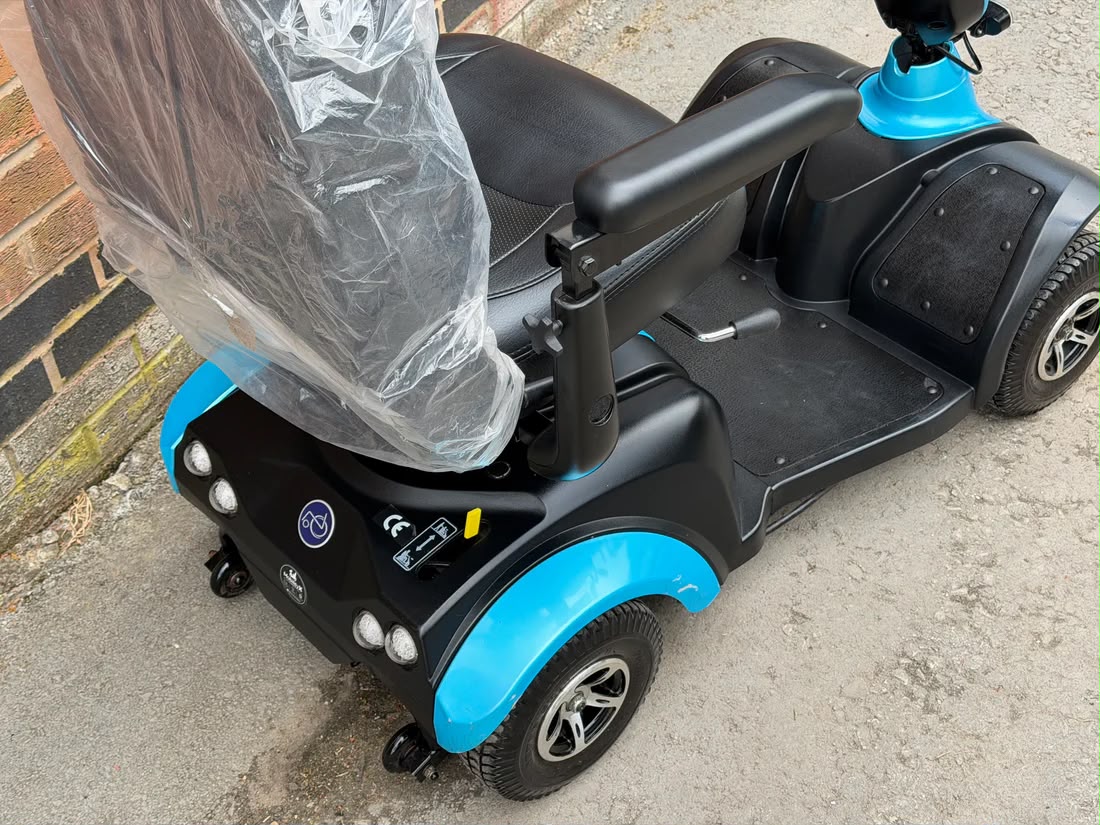 Monarch 4mph Mobility Scooter (Like New) – Pavement Scooter - Image 4